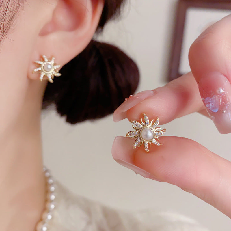 S925鋯石太陽花小巧耳釘－第二視角實拍｜https://igowo.tw/