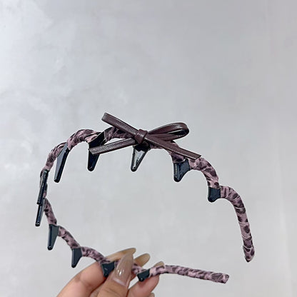 粉色皮革豹紋髮夾