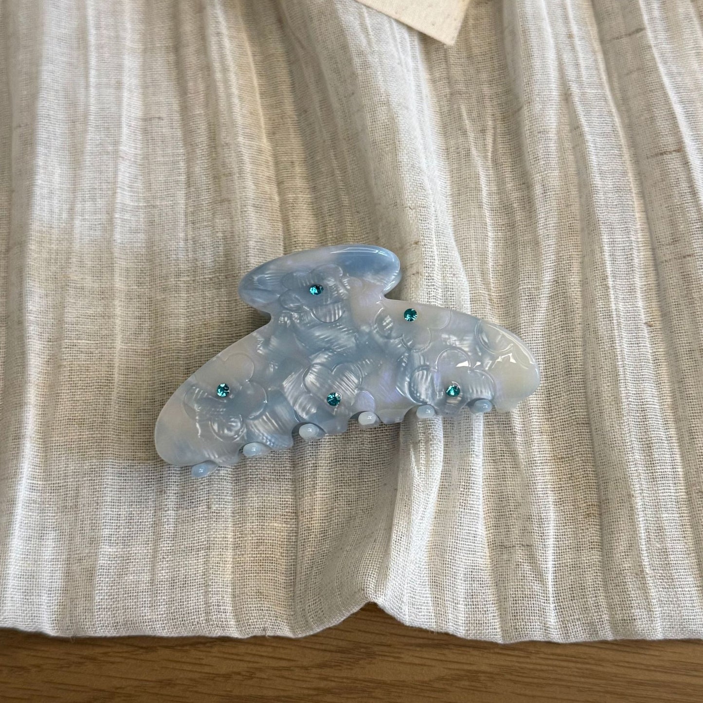 鑲鑽精雕鯊魚夾