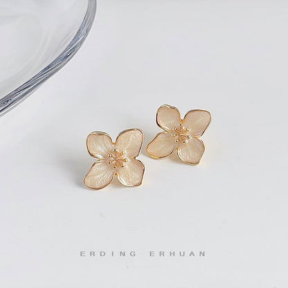 琺瑯沙金花朵耳釘－商品主圖｜https://igowo.tw/