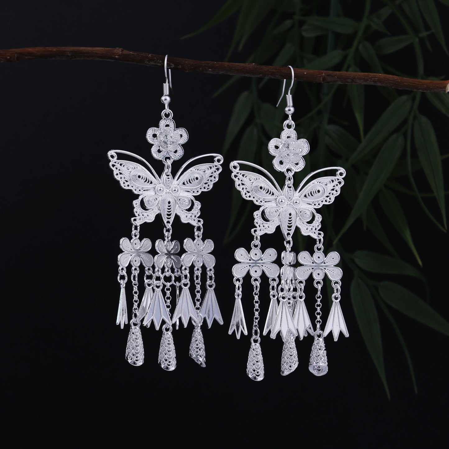流蘇長版耳環－細節特寫99｜https://igowo.tw/
