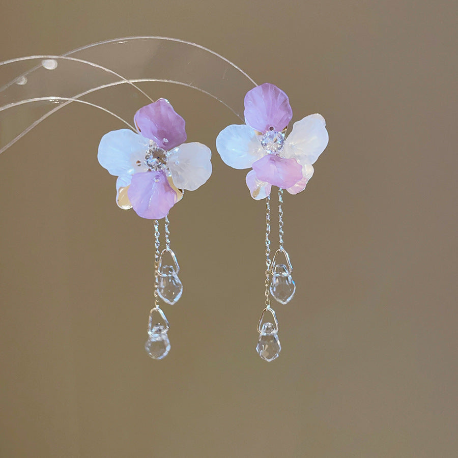 珍珠水滴花朵鑲鑽耳釘－細節特寫6｜https://igowo.tw/