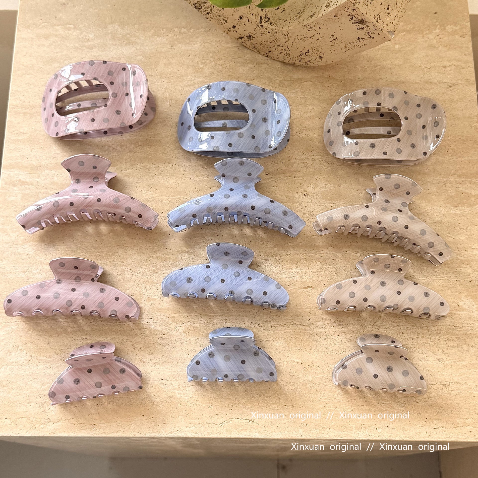 波點貝殼鯊魚夾－商品主圖｜https://igowo.tw/