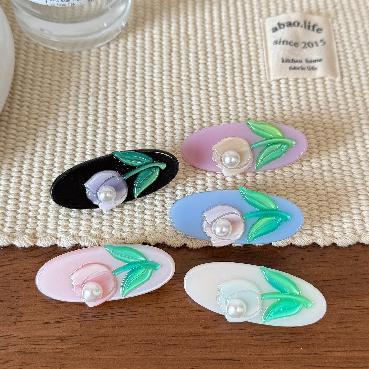 珍珠花朵橢圓髮夾－米色款細節｜https://igowo.tw/