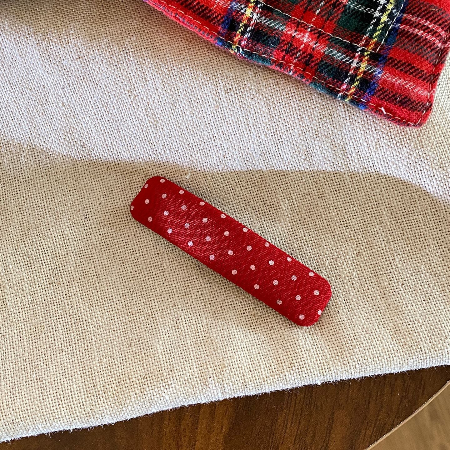 紅色布面波點復古髮夾