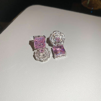 銀針花朵水滴鑲鑽耳釘－細節特寫43｜https://igowo.tw/