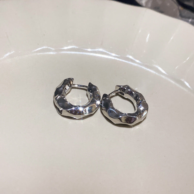 珍珠銀針圓形鑲鑽耳環－細節特寫63｜https://igowo.tw/
