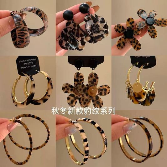銀針樹脂皮革豹紋幾何圓形花朵耳環秋冬時尚耳釘小眾高級感耳飾女
