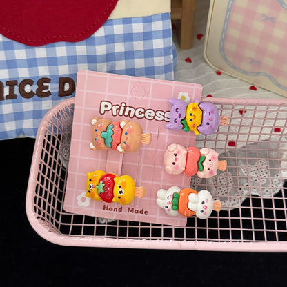 棕色串珠小熊草莓髮夾－商品主圖｜https://igowo.tw/