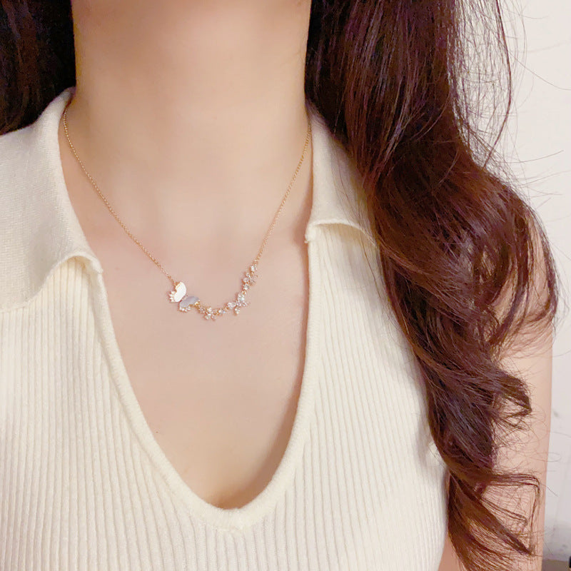 貝殼蝴蝶鑲鑽項鍊－第二視角實拍｜https://igowo.tw/