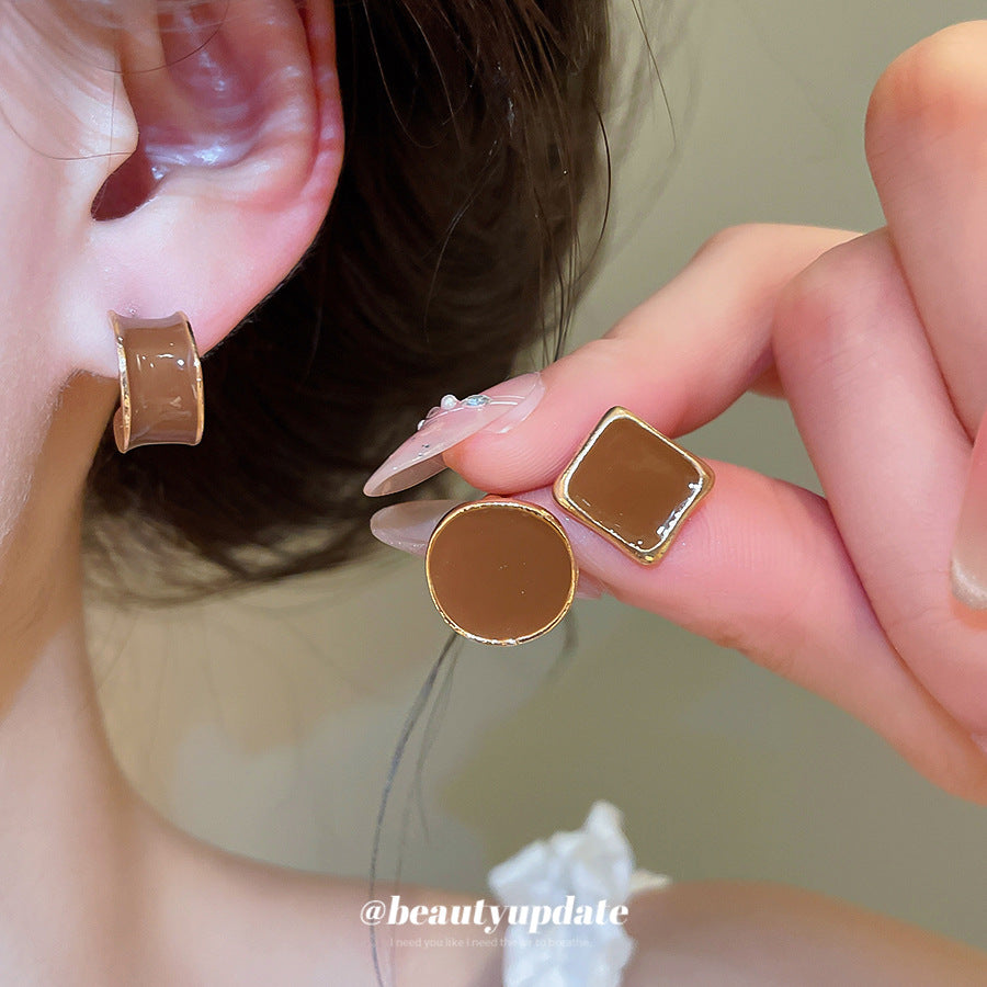 琺瑯C形耳釘－第二視角實拍｜https://igowo.tw/
