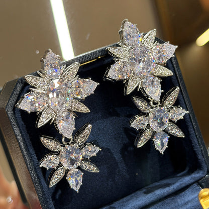 鋯石銀針花朵耳釘－商品主圖｜https://igowo.tw/