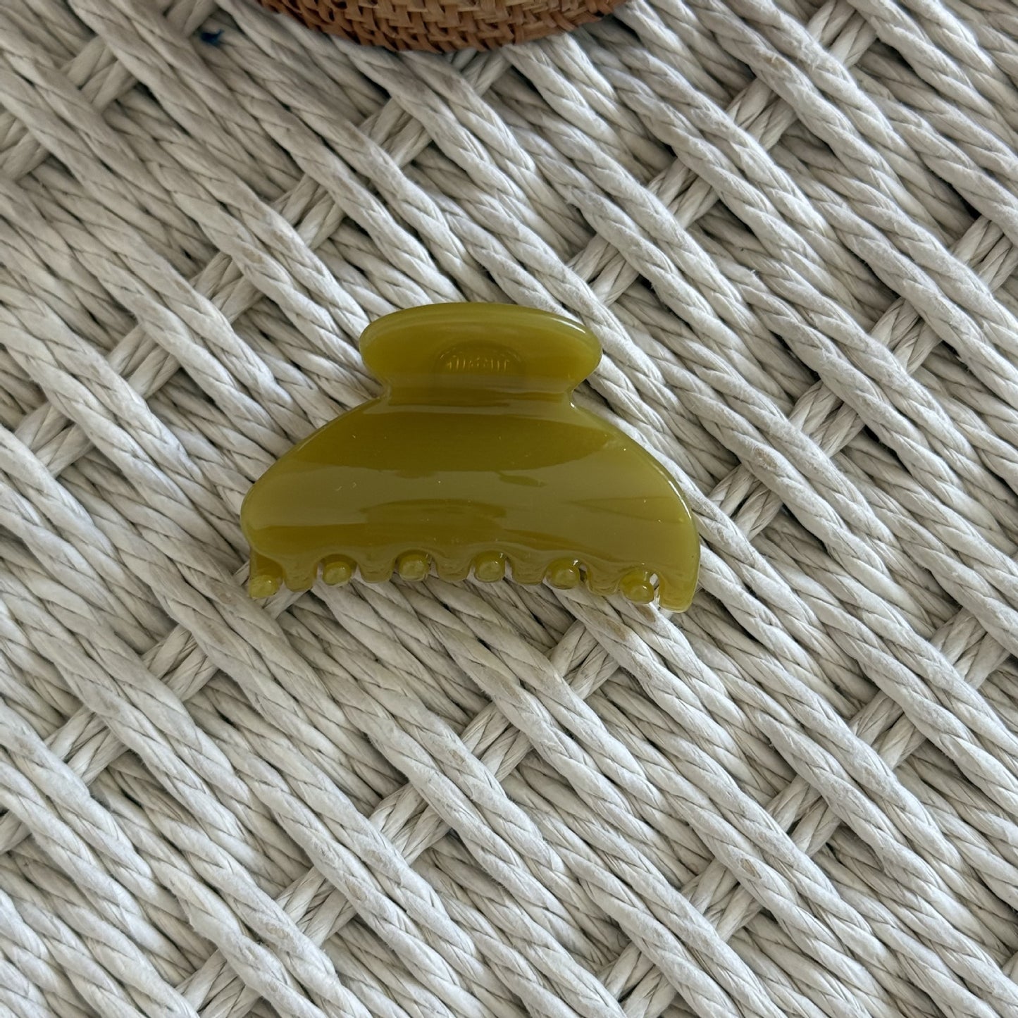 愛心簡約鯊魚夾－半圓款細節｜https://igowo.tw/