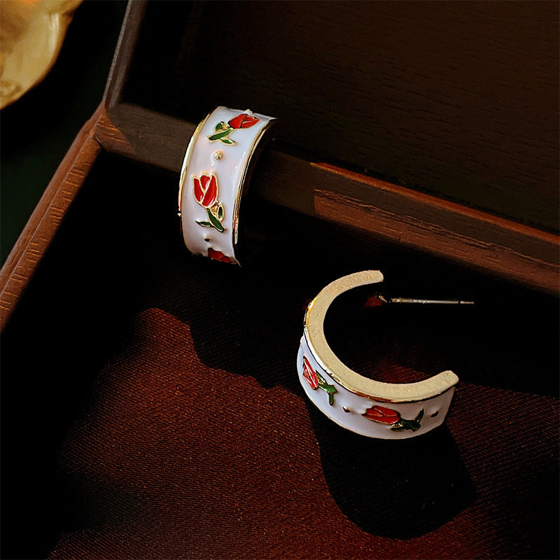 珍珠銀針花朵鑲鑽耳環－細節特寫100｜https://igowo.tw/