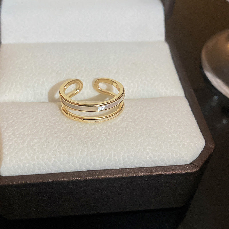 金色鋯石鑲鑽戒指－細節特寫4｜https://igowo.tw/