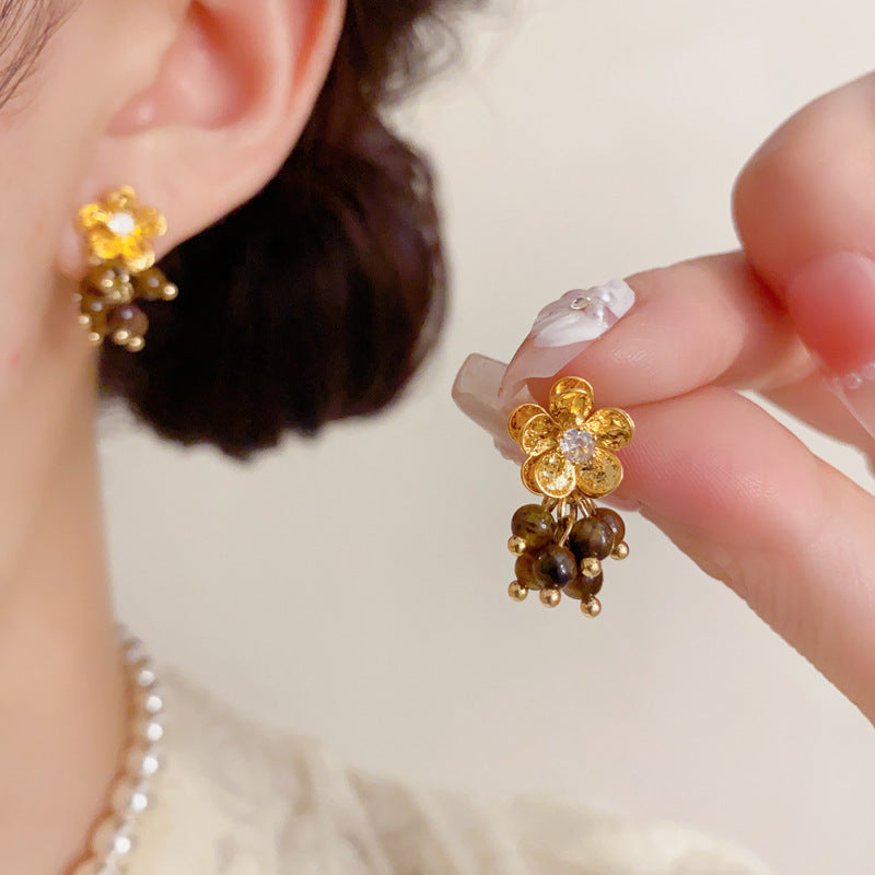虎眼石花朵復古耳墜－第二視角實拍｜https://igowo.tw/