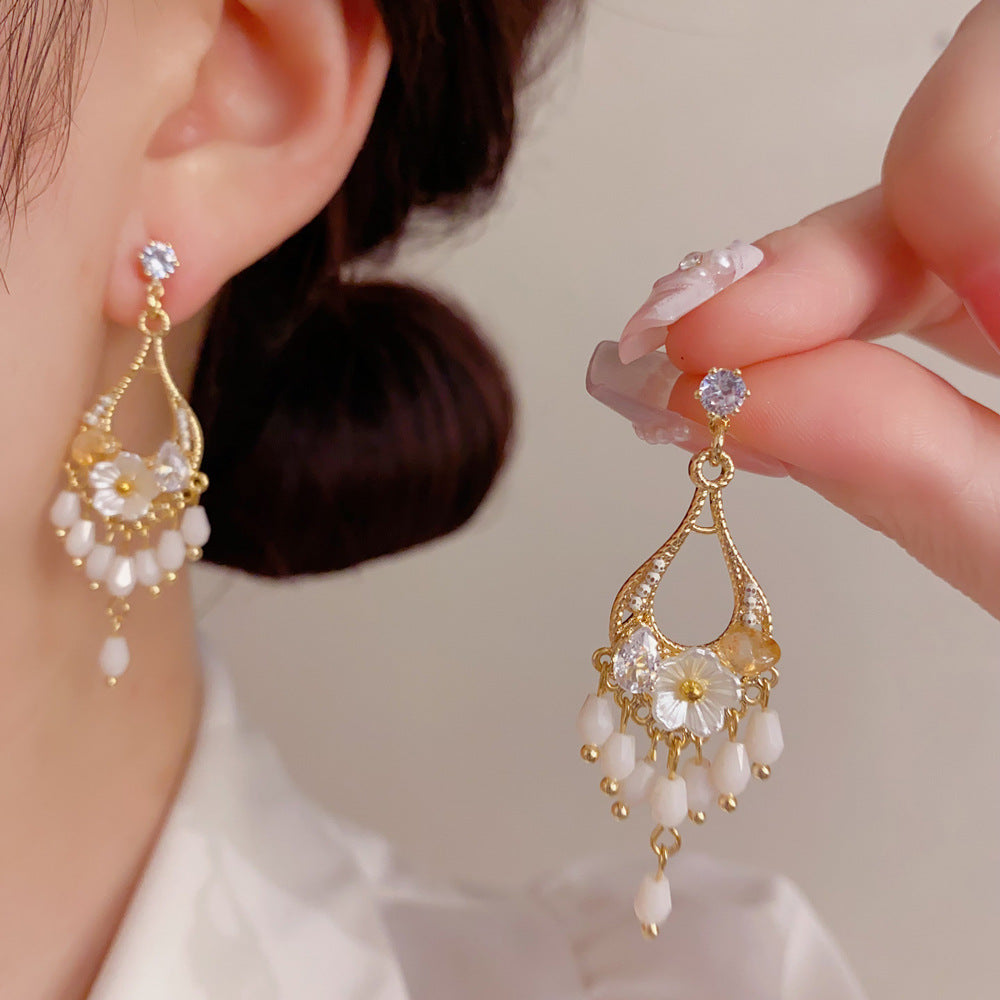 花朵水滴流蘇長版耳墜－商品主圖｜https://igowo.tw/