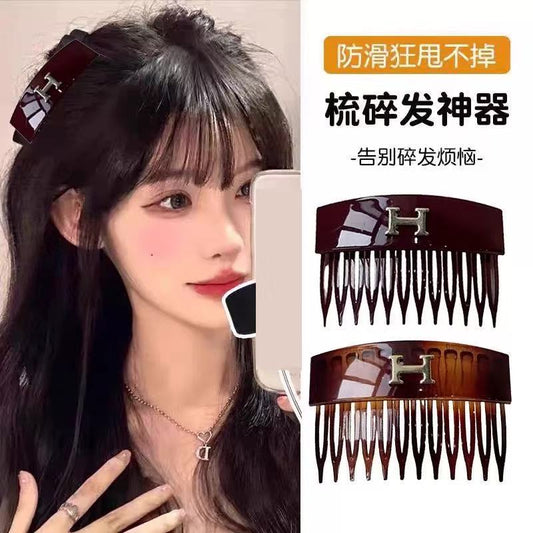 壓克力字母復古髮夾－商品主圖｜https://igowo.tw/