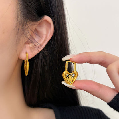 星球愛心簡約耳扣－商品主圖｜https://igowo.tw/