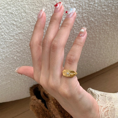 鋯石星星拉絲復古戒指－細節特寫17｜https://igowo.tw/