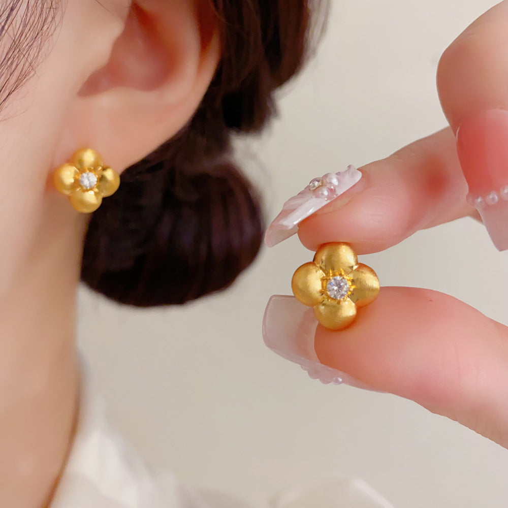 金屬拉絲復古耳釘－第二視角實拍｜https://igowo.tw/