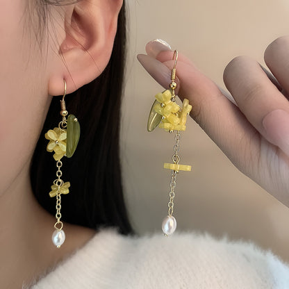 貓眼石花朵鑲鑽耳環－5/淺粉色款細節｜https://igowo.tw/
