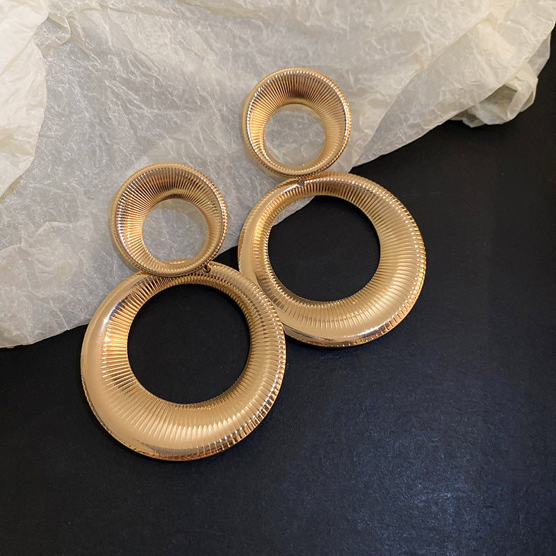 銀針扭紋簡約耳環－細節特寫63｜https://igowo.tw/
