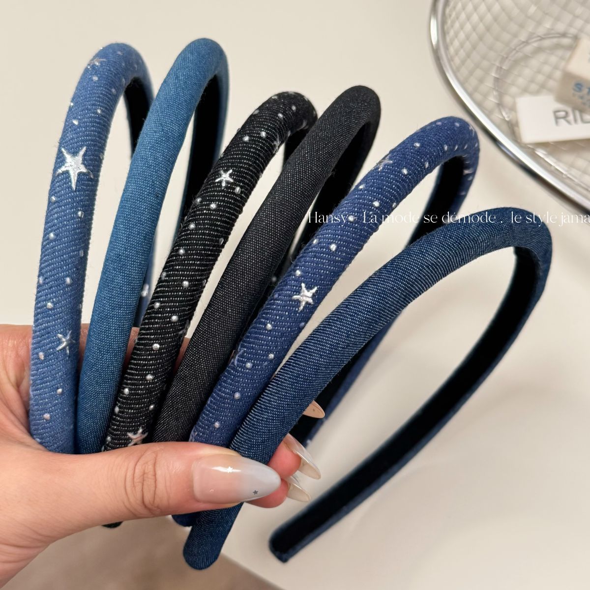 銀色星星簡約髮箍－細條牛仔箍-黑色款實拍｜https://igowo.tw/