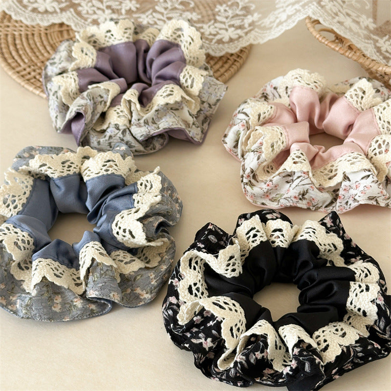 蕾絲布面大腸圈髮圈－黑色雙色蕾絲款細節｜https://igowo.tw/