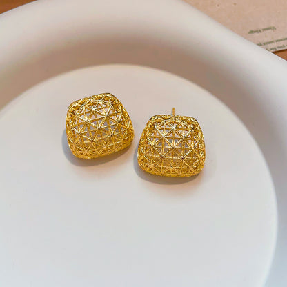 金色銀針方形鏤空耳釘