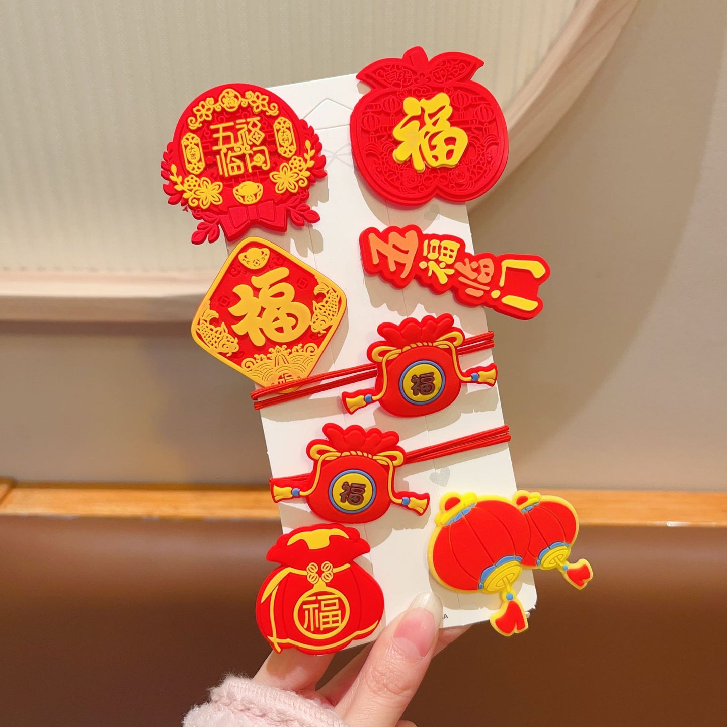 紅色簡約髮夾－細節特寫5｜https://igowo.tw/