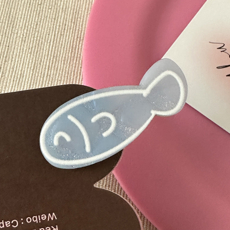 魚尾卡通髮夾－魚魚髮夾-淺藍魚款細節｜https://igowo.tw/