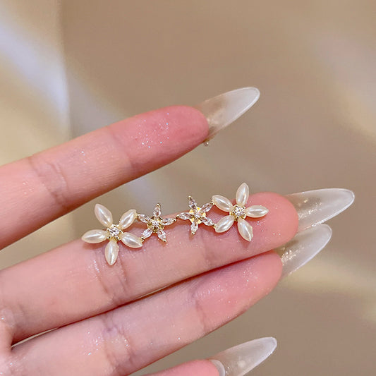 珍珠鋯石花朵耳環－商品主圖｜https://igowo.tw/