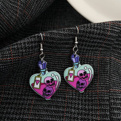 黑色骷髏愛心誇張耳環－細節特寫2｜https://igowo.tw/