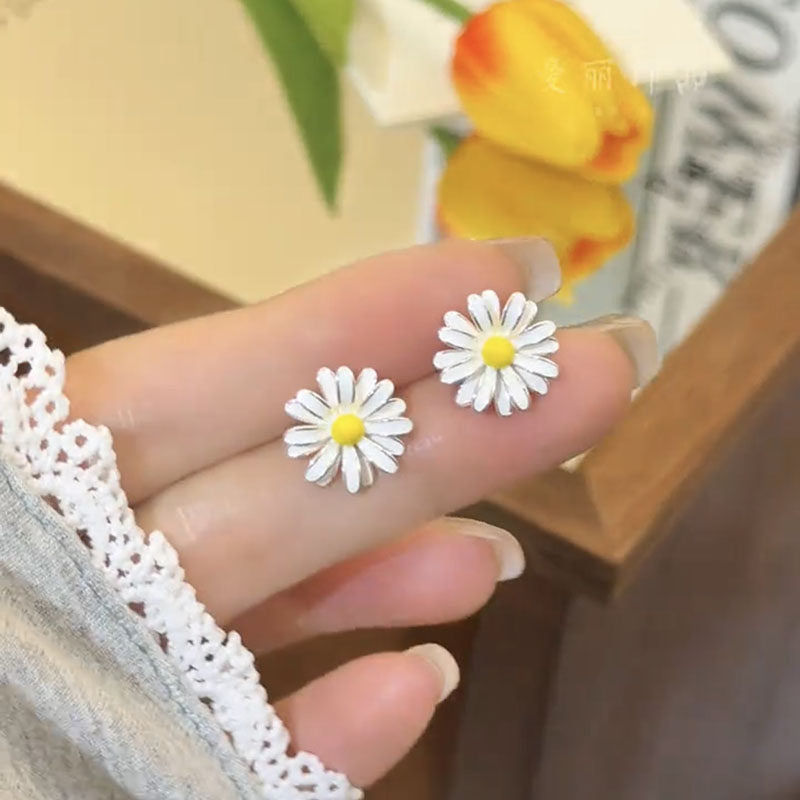 甜美小眾精致小雛菊花朵耳釘2026清新百搭耳環彩色耳飾氣質耳墜女