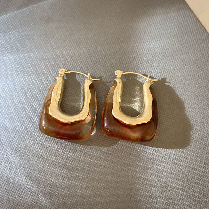 棕色樹脂圓形鏤空耳環－8#銀針-綠色款細節4｜https://igowo.tw/