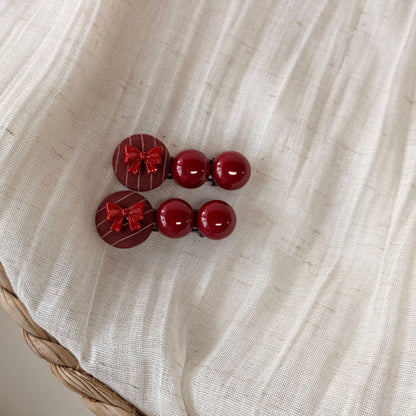 格紋蝴蝶結髮夾－紅色褶邊腸圈款細節｜https://igowo.tw/