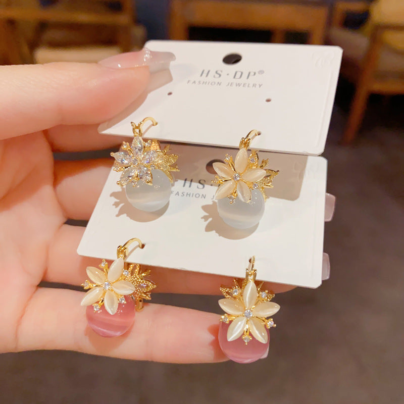 貓眼石花朵兩用耳扣－商品主圖｜https://igowo.tw/