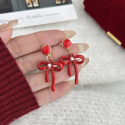 紅色銀針蝴蝶結耳釘－細節特寫4｜https://igowo.tw/