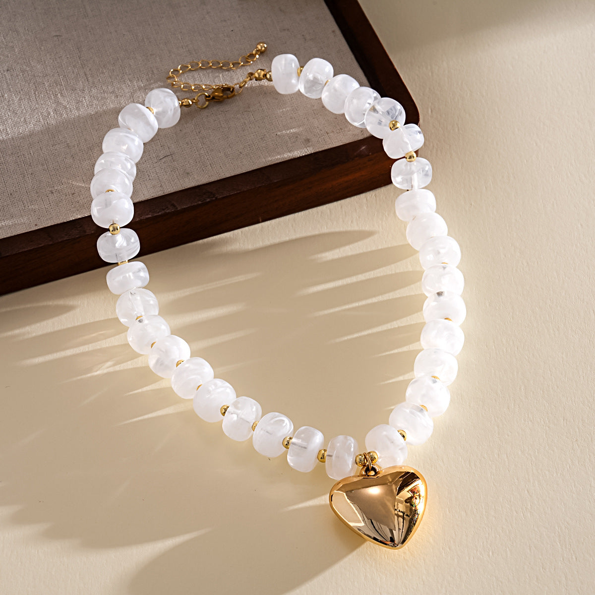 彩色壓克力不規則項鍊－細節特寫38｜https://igowo.tw/