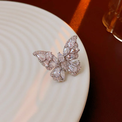 鋯石蝴蝶小巧耳骨夾－細節特寫8｜https://igowo.tw/