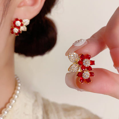 鋯石花朵微鑲耳扣－第二視角實拍｜https://igowo.tw/