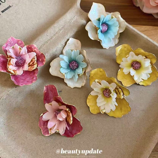 琺瑯花朵耳釘－商品主圖｜https://igowo.tw/