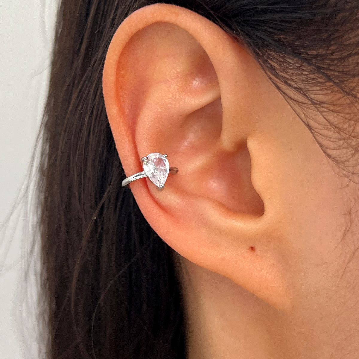 鋯石水滴免耳洞耳夾－細節特寫5｜https://igowo.tw/
