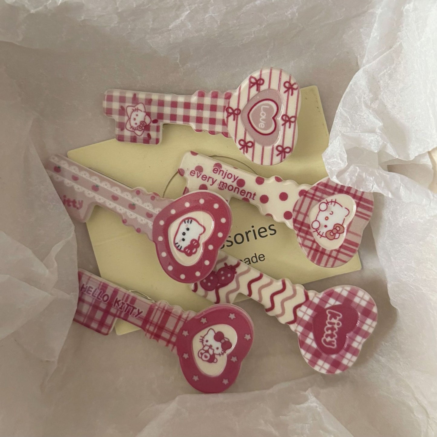 紅色愛心貓咪髮夾－商品主圖｜https://igowo.tw/