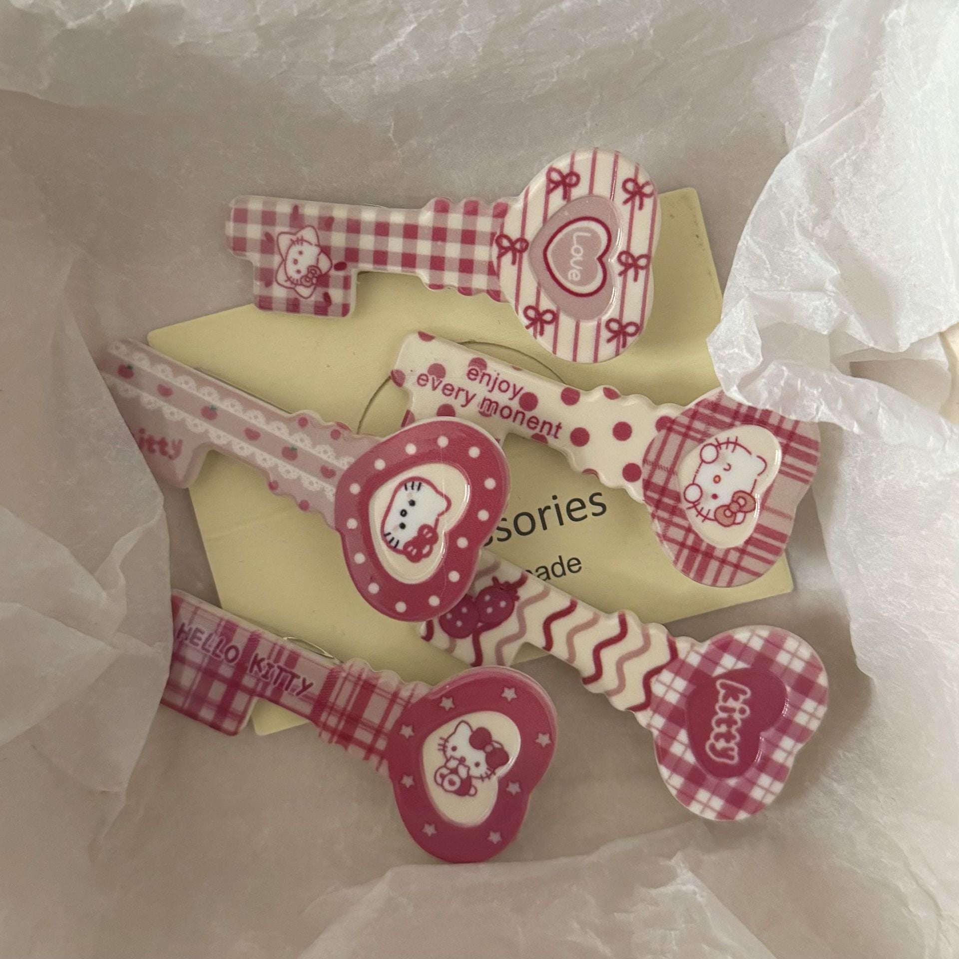 紅色愛心貓咪髮夾－商品主圖｜https://igowo.tw/
