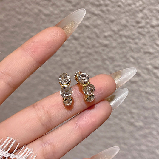 鋯石C形復古簡約耳釘－商品主圖｜https://igowo.tw/