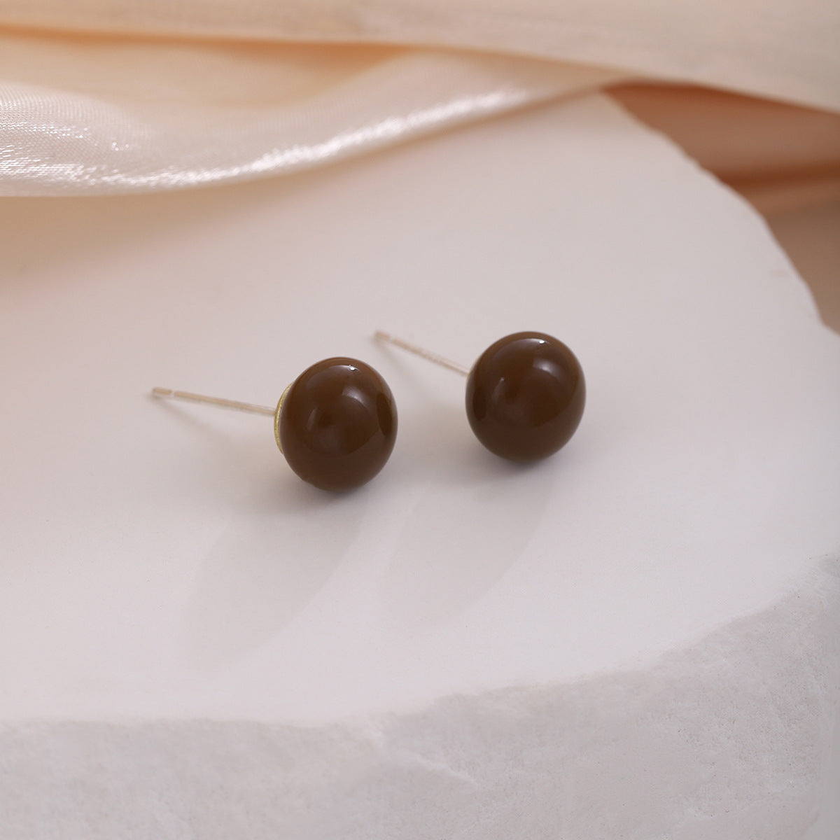 珍珠銀針復古耳釘－細節特寫10｜https://igowo.tw/