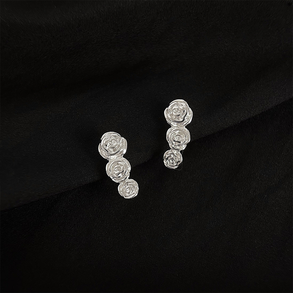 金色簡約耳夾－細節特寫4｜https://igowo.tw/