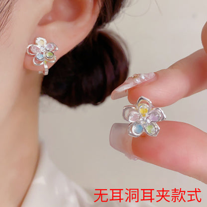 彩色鋯石花朵耳夾－商品主圖｜https://igowo.tw/